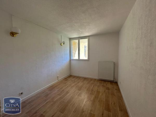 Appartement à louer 2 pièces 49.3m² Fréjus (83600)