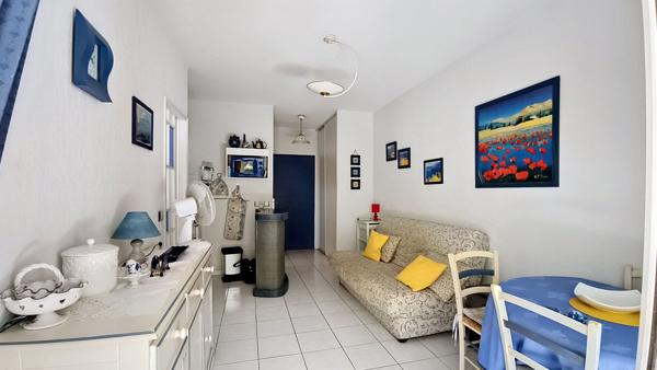 PORT FREJUS T2 REZ DE JARDIN
