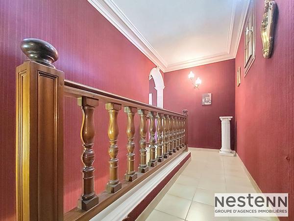 Villa traditionnelle d'architecte - 5 pièces 4 chambres - 136 m² sur terrain piscinable de 600m² à Marseille 13012