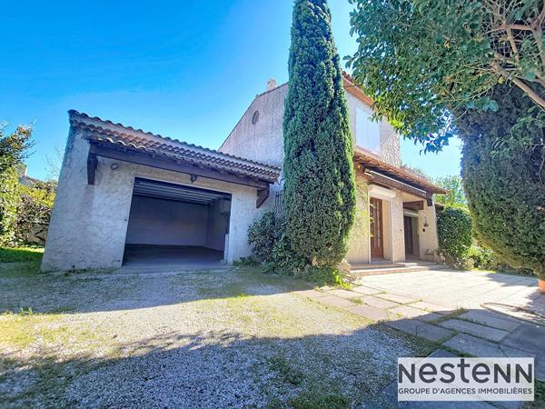 Villa traditionnelle d'architecte - 5 pièces 4 chambres - 136 m² sur terrain piscinable de 600m² à Marseille 13012