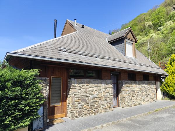 Juzet-de-Luchon (31110) Maison de deux logements