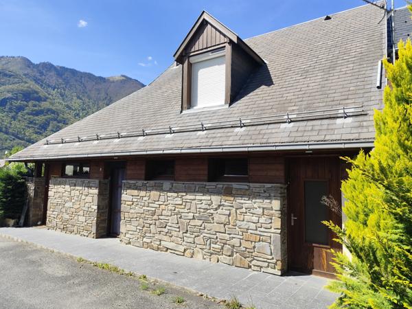 Juzet-de-Luchon (31110) Maison de deux logements