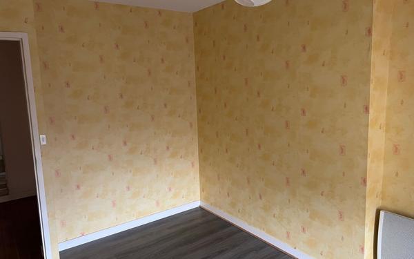 Immeuble à vendre    13 pièces •  Saint-Denis-du-Pin