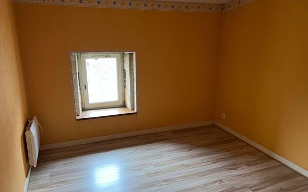 Immeuble à vendre    13 pièces •  Saint-Denis-du-Pin