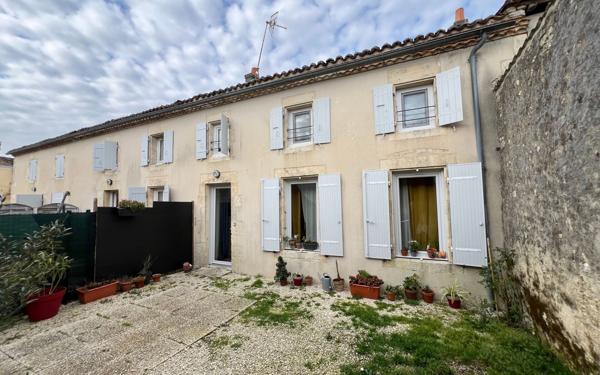 Immeuble à vendre    13 pièces •  Saint-Denis-du-Pin