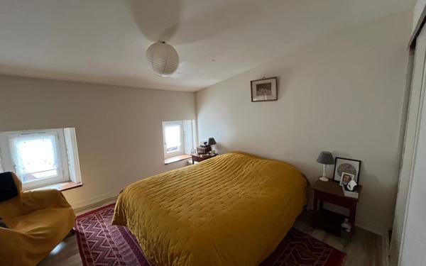 Immeuble à vendre    13 pièces •  Saint-Denis-du-Pin