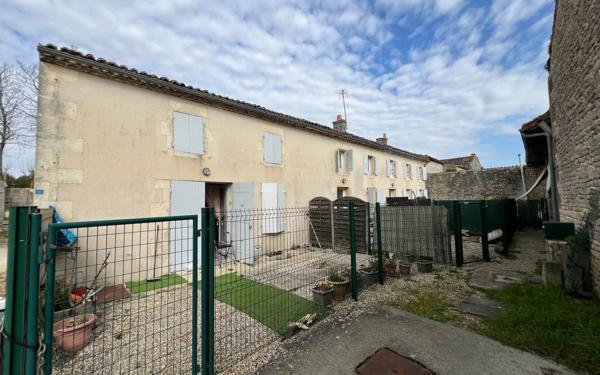 Immeuble à vendre    13 pièces •  Saint-Denis-du-Pin