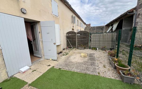 Immeuble à vendre    13 pièces •  Saint-Denis-du-Pin