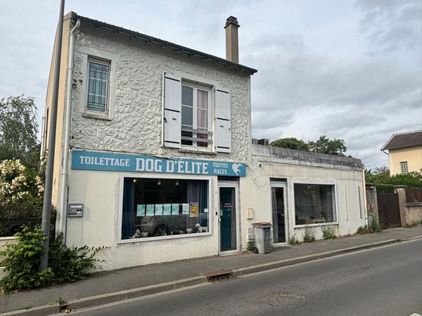 Local commercial, avec appartement - 4 pièce(s)