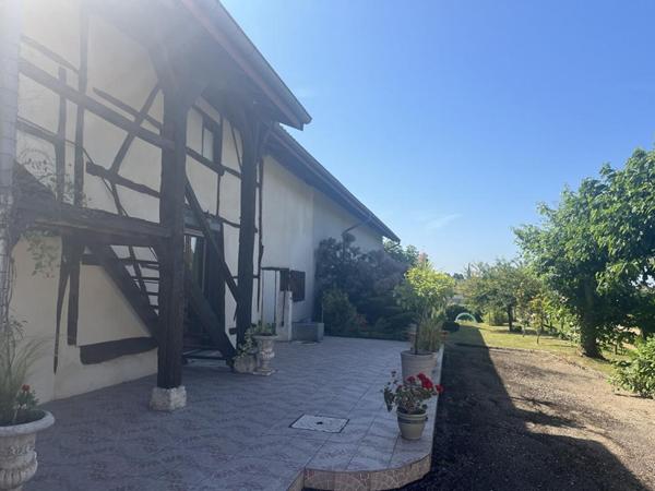 Ferme rénovée 156 m2 -   7 pièce(s) - terrain 2683 m2 avec piscine