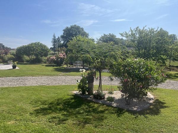 Ferme rénovée 156 m2 -   7 pièce(s) - terrain 2683 m2 avec piscine