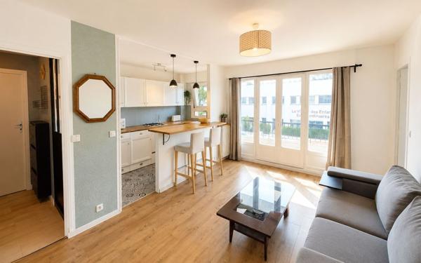 Appartement à vendre    2 pièces • 43,78 m2 Saint-Maur-des-Fossés
