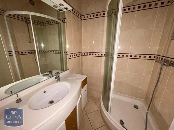 Appartement à louer 2 pièces 65m²