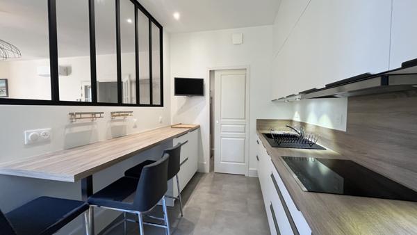 Appartement 2 pièce(s) 1 chambre(s) 106.08 m²