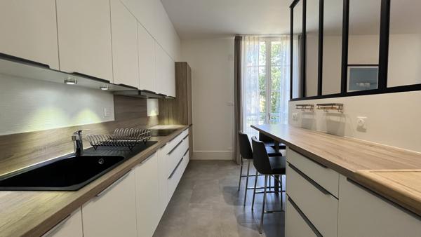 Appartement 2 pièce(s) 1 chambre(s) 106.08 m²