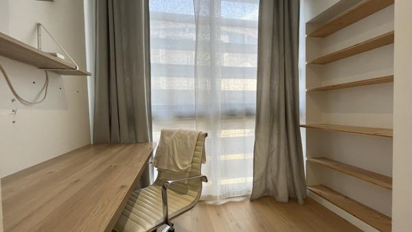 Appartement 2 pièce(s) 1 chambre(s) 106.08 m²