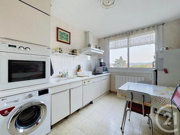 Appartement F3 à vendre  4 pièces - 80,07 m 2   LE PUY EN VELAY  - 43