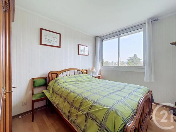Appartement F3 à vendre  4 pièces - 80,07 m 2   LE PUY EN VELAY  - 43