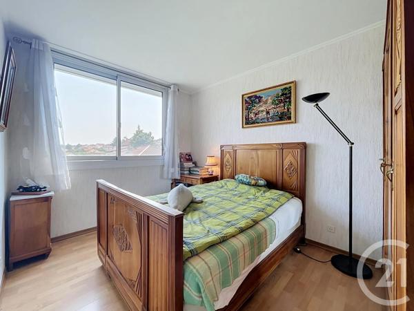 Appartement F3 à vendre  4 pièces - 80,07 m 2   LE PUY EN VELAY  - 43