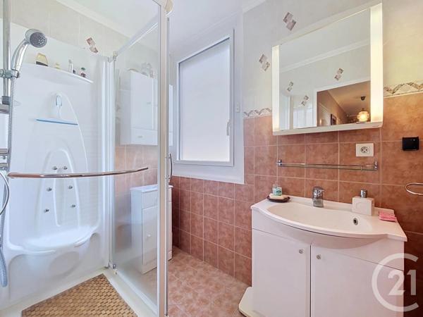 Appartement F3 à vendre  4 pièces - 80,07 m 2   LE PUY EN VELAY  - 43