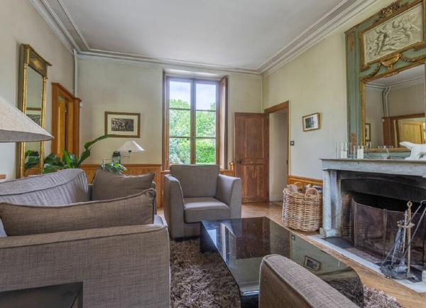 Maison à vendre    8 pièces • 297 m2 Orsay