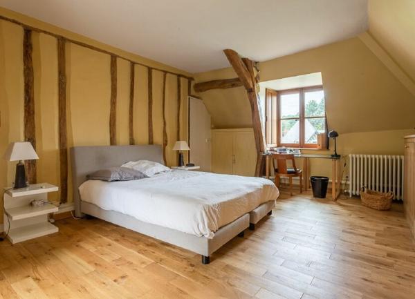 Maison à vendre    8 pièces • 297 m2 Orsay