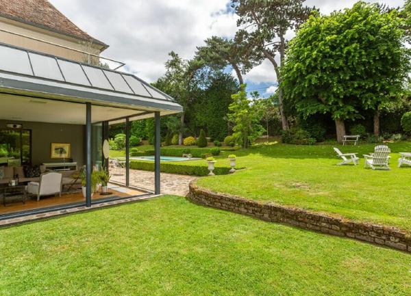 Maison à vendre    8 pièces • 297 m2 Orsay