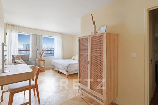 EXCLUSIVITÉ – MONTROUGE Appartement familial en dernier étage avec terrasse plein ciel 35m2