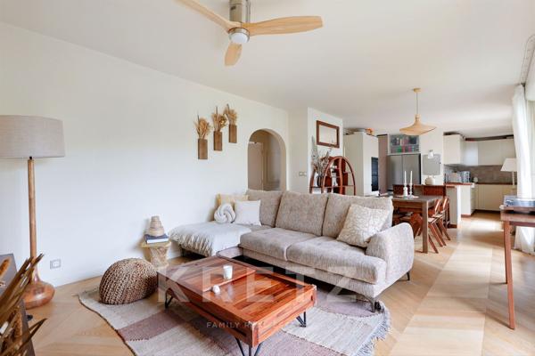 EXCLUSIVITÉ – MONTROUGE Appartement familial en dernier étage avec terrasse plein ciel 35m2