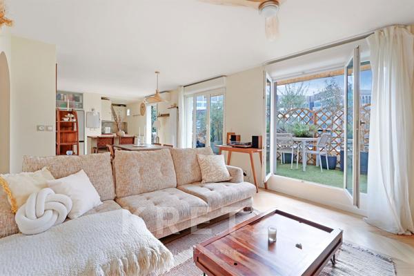 EXCLUSIVITÉ – MONTROUGE Appartement familial en dernier étage avec terrasse plein ciel 35m2