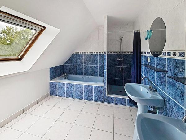 A moins de 5 mn des plages et commodités