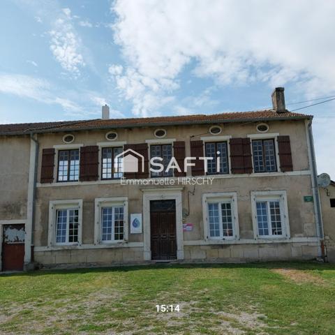 Corps de ferme situé sur un terrain de 2500m2.