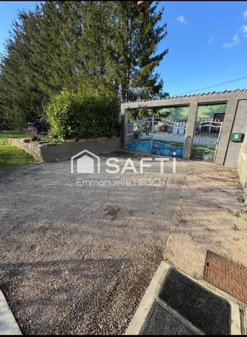 Corps de ferme situé sur un terrain de 2500m2.