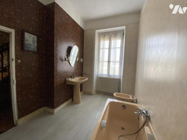 MAISON DE CHARME A RENOVER - VUE MER