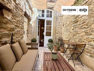 Appartement de caractère, 3 chambres et cour. CARCASSONNE
