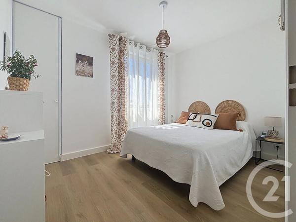 Appartement F2 à vendre  2 pièces - 41,40 m 2   ANTIBES  - 06