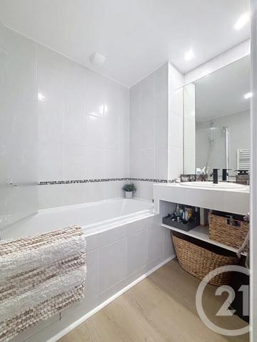 Appartement F2 à vendre  2 pièces - 41,40 m 2   ANTIBES  - 06