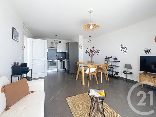 Appartement F2 à vendre  2 pièces - 41,40 m 2   ANTIBES  - 06