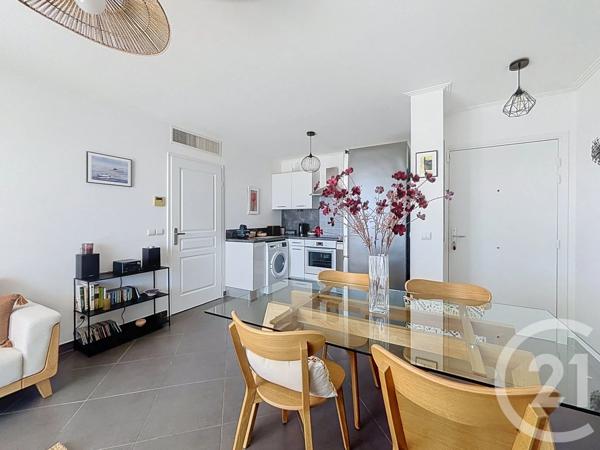 Appartement F2 à vendre  2 pièces - 41,40 m 2   ANTIBES  - 06
