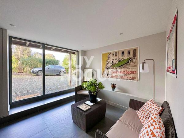 MAISON MODERNE AVEC BEAU JARDIN - VUE MER