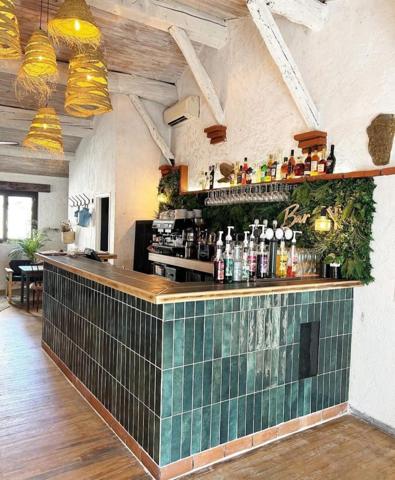Restaurant 170 couverts avec terrasse en pleine croissance - Affaire clé en main