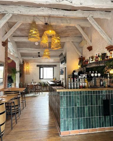 Restaurant 170 couverts avec terrasse en pleine croissance - Affaire clé en main