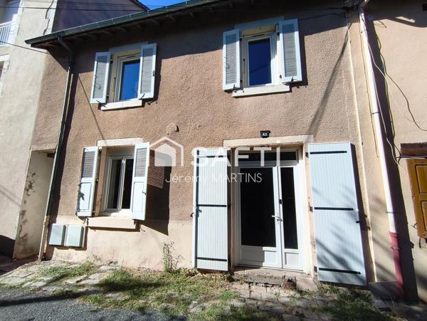 Maison avec jardin, terrasse et 2 accès - fort potentiel