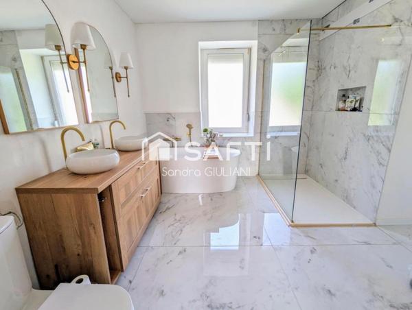 Maison avec 4 chambres, 2 terrasses et grand jardin !