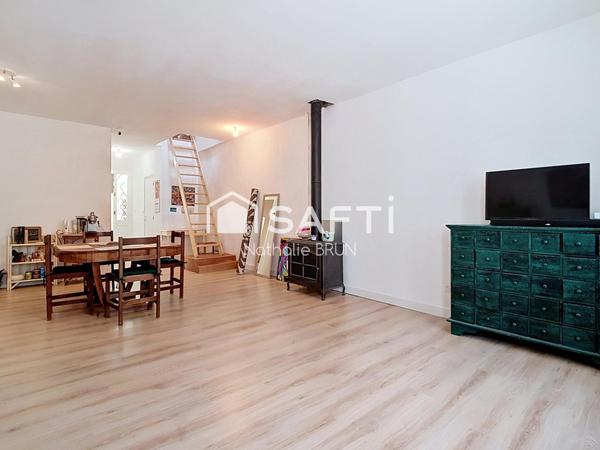 Maison de ville de 77 m² avec cour et garage de 50m²