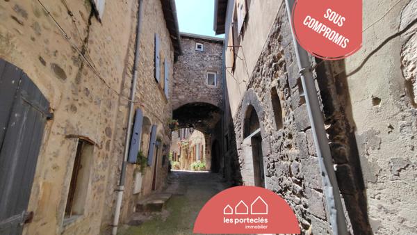 Maison de Ville proche du centre.