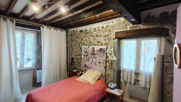 Maison de Ville proche du centre.