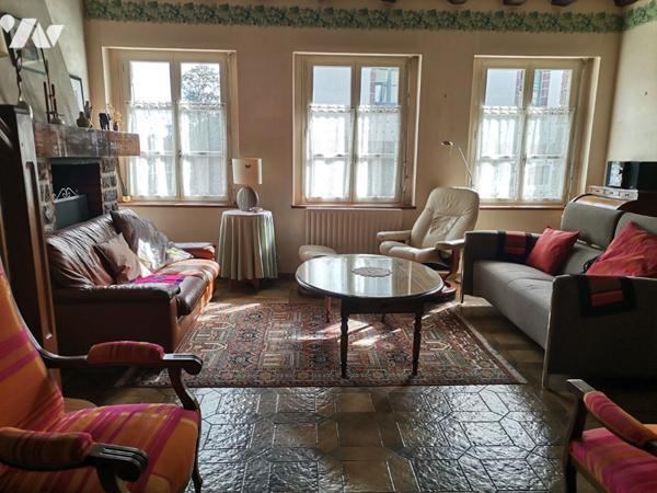 MONTFORT SUR MEU - Maison de ville en centre historique, 169 m² hab., 5 chambres