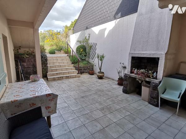 MONTFORT SUR MEU - Maison de ville en centre historique, 169 m² hab., 5 chambres