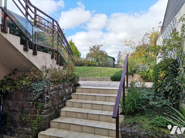 MONTFORT SUR MEU - Maison de ville en centre historique, 169 m² hab., 5 chambres